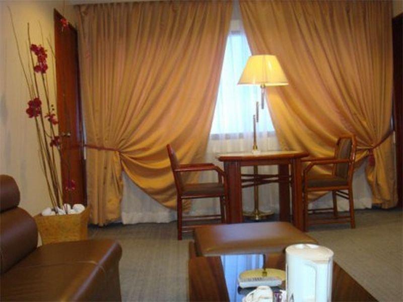 The Emperor Hotel Malacca מראה חיצוני תמונה