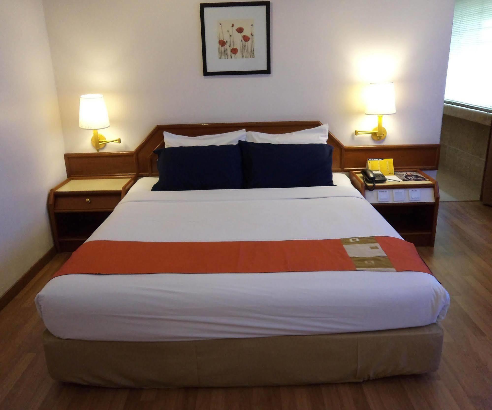 The Emperor Hotel Malacca מראה חיצוני תמונה