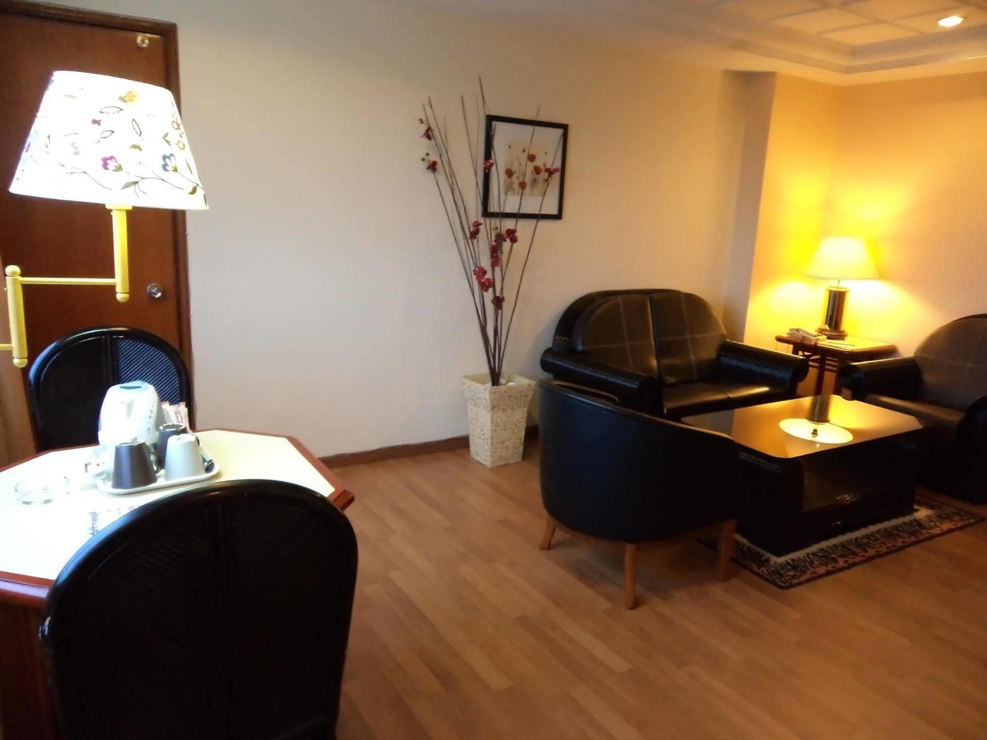 The Emperor Hotel Malacca מראה חיצוני תמונה