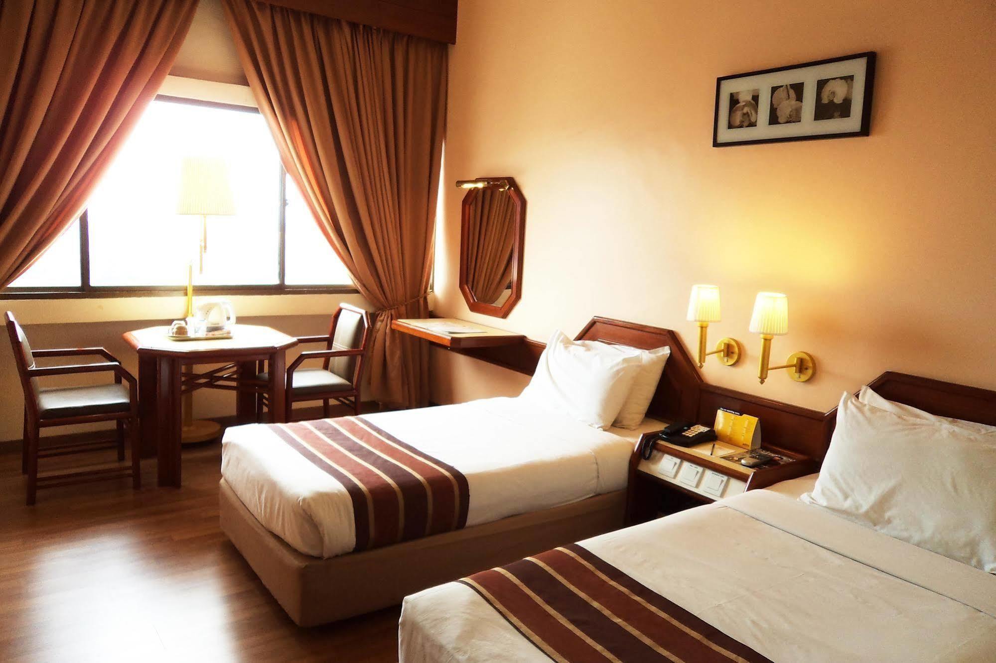 The Emperor Hotel Malacca מראה חיצוני תמונה